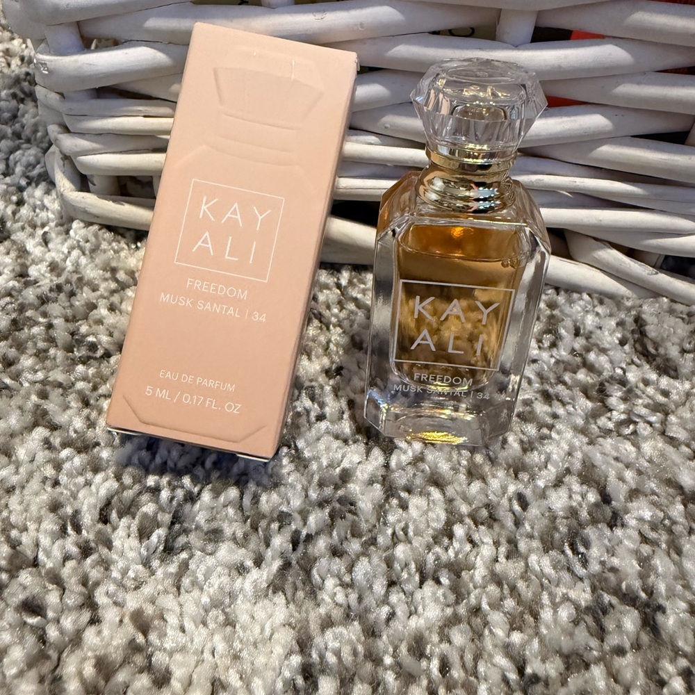 New in box: Kayali Freedom Musk Santal 5ml Dabber